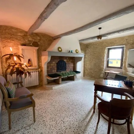 Сasa de vacaciones Mas Entierement Renove, à Salazac, Des Deux Vallées, 4 Chambres, 8 Personnes Avec Piscine Privée Salazac