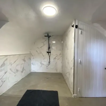 Mas Entierement Renove, à Salazac, Des Deux Vallées, 4 Chambres, 8 Personnes Avec Piscine Privée *