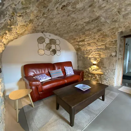 Mas Entierement Renove, à Salazac, Des Deux Vallées, 4 Chambres, 8 Personnes Avec Piscine Privée Сasa de vacaciones *