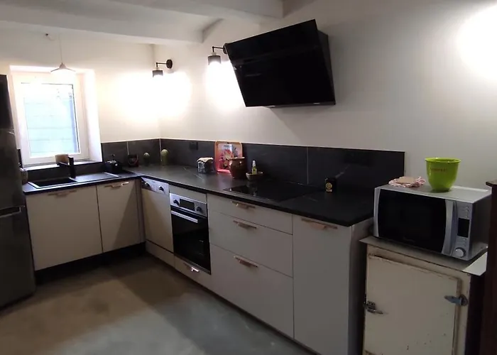 Mas Entierement Renove, A Salazac, Des Deux Vallees, 4 Chambres, 8 Personnes Avec Piscine Privee *