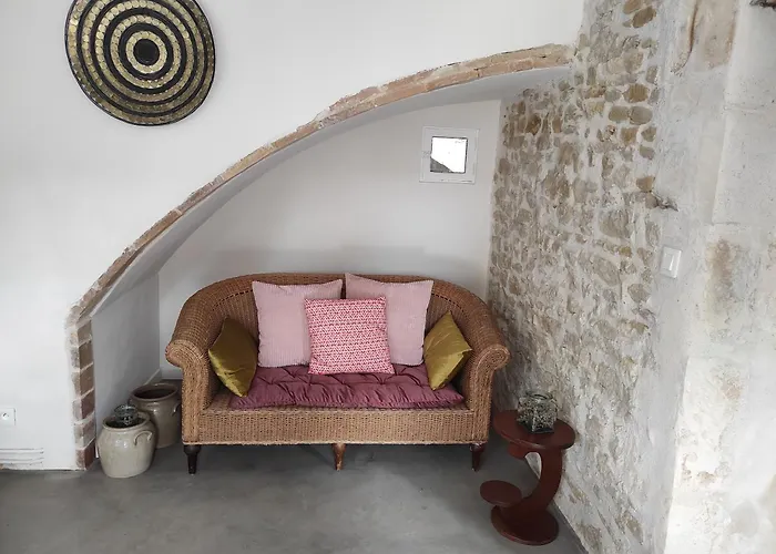 Mas Entierement Renove, A Salazac, Des Deux Vallees, 4 Chambres, 8 Personnes Avec Piscine Privee