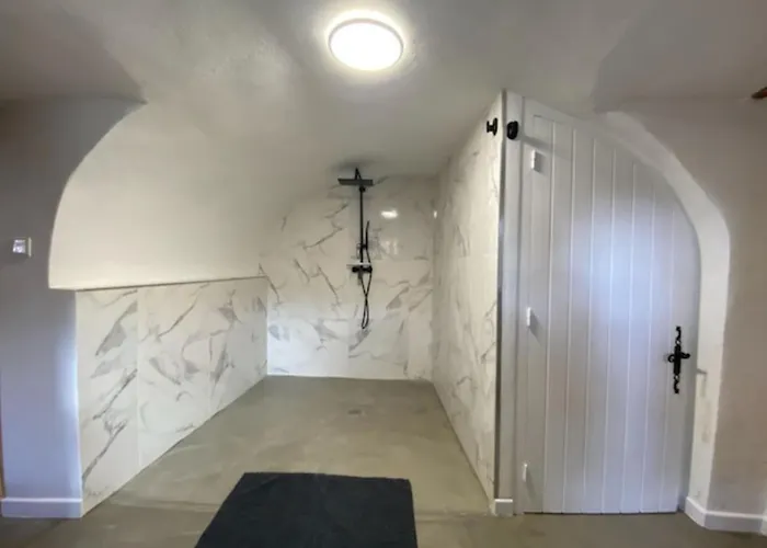 Mas Entierement Renove, A Salazac, Des Deux Vallees, 4 Chambres, 8 Personnes Avec Piscine Privee *